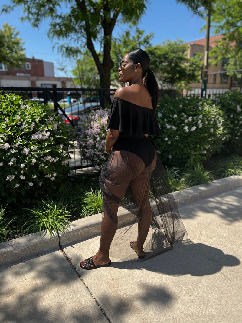 FLIRTY RUFFLE BODYSUIT (BLACK)