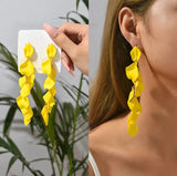 PETALS IN MOTION EARRINGS (YELLOW)