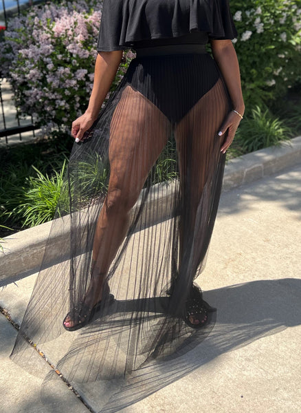 sheer skirts and dresses Dodiee Paz maxi Skirt in noir L A perfect choice for evening events Sheer Skirts Trend: Katie Holmes
